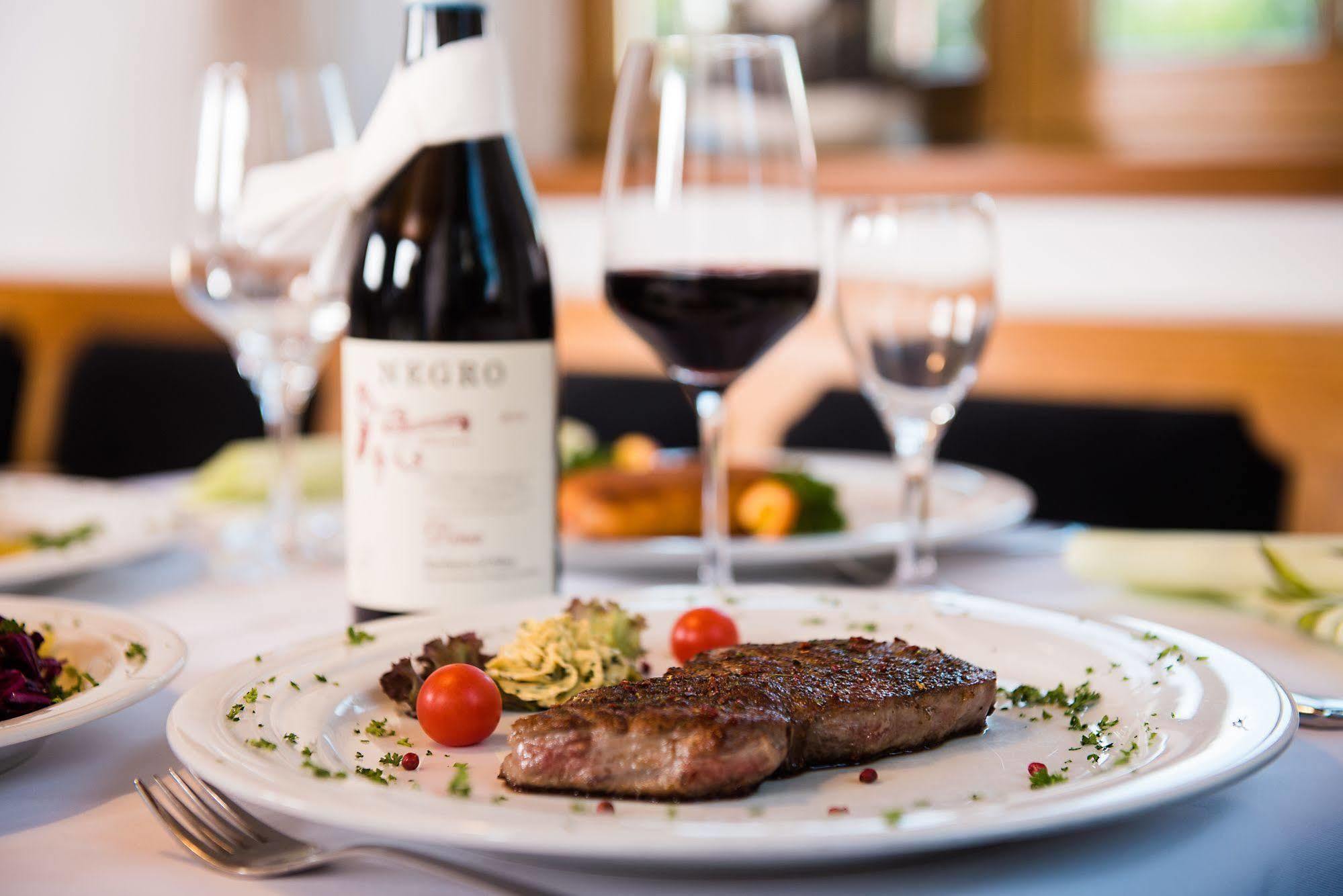 Hotel Gasthof Zum Roessle Altenstadt  Ngoại thất bức ảnh