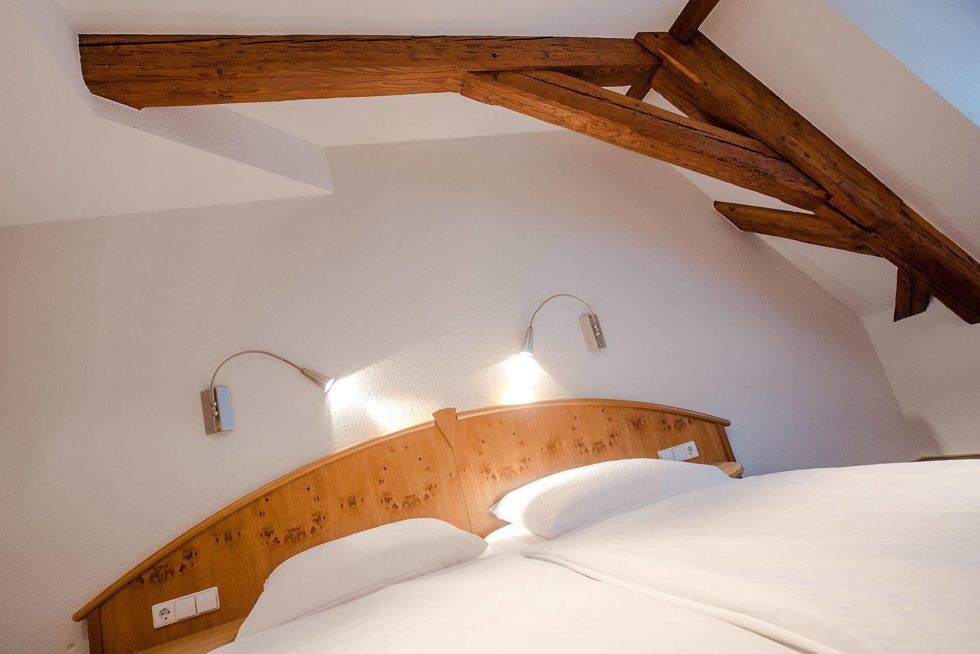 Hotel Gasthof Zum Roessle Altenstadt  Ngoại thất bức ảnh