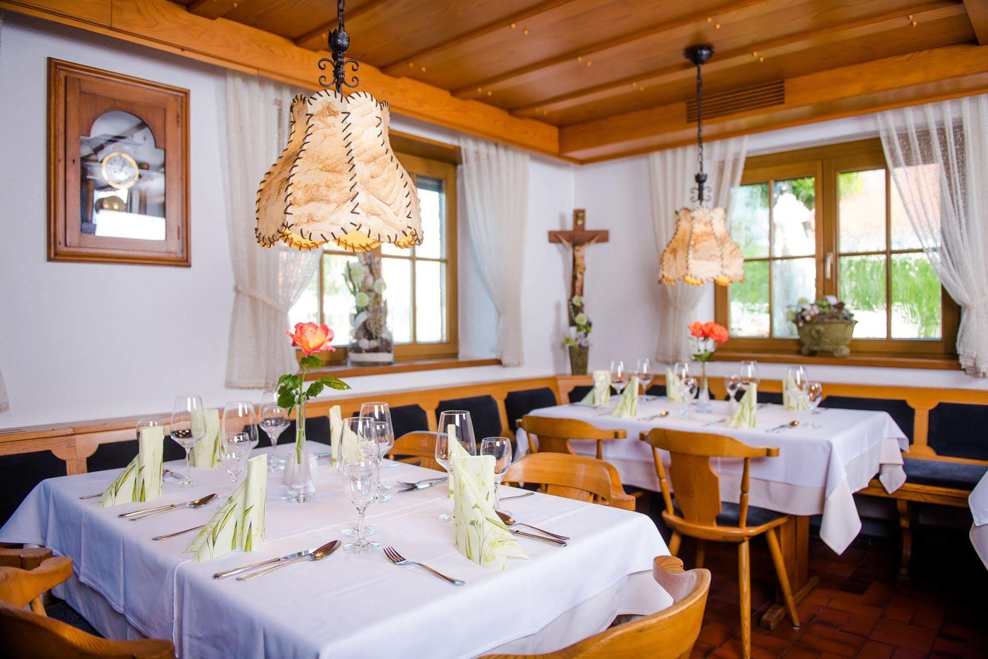 Hotel Gasthof Zum Roessle Altenstadt  Ngoại thất bức ảnh