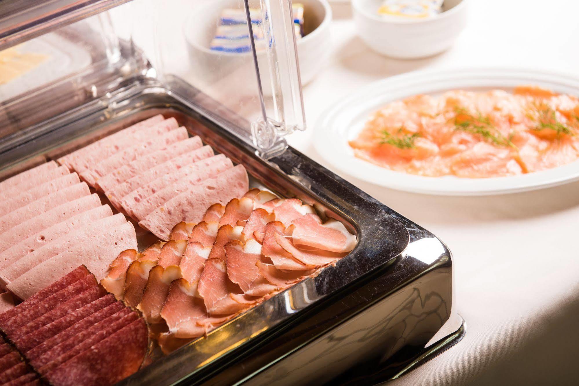 Hotel Gasthof Zum Roessle Altenstadt  Ngoại thất bức ảnh